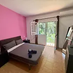 Dom wakacyjny Casa De 5 Cerca De La Playa En Elviria *