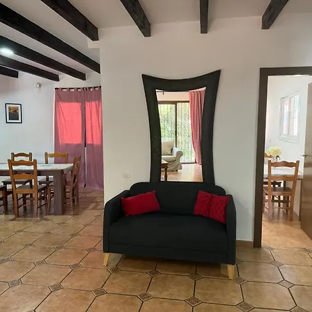 Casa De 5 Cerca De La Playa En Elviria بيت للعطل *