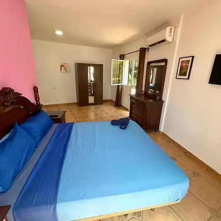 Casa De 5 Cerca De La Playa En Elviria Holiday home Marbella