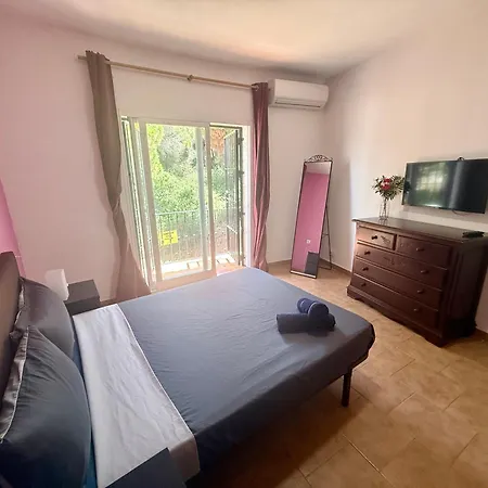 Dom wakacyjny Casa De 5 Cerca De La Playa En Elviria