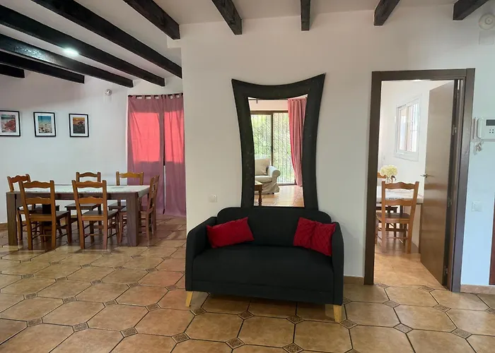 Casa De 5 Cerca De La Playa En Elviria Сasa de vacaciones *