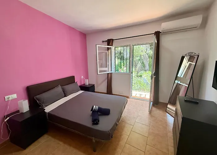 Сasa de vacaciones Casa De 5 Cerca De La Playa En Elviria *
